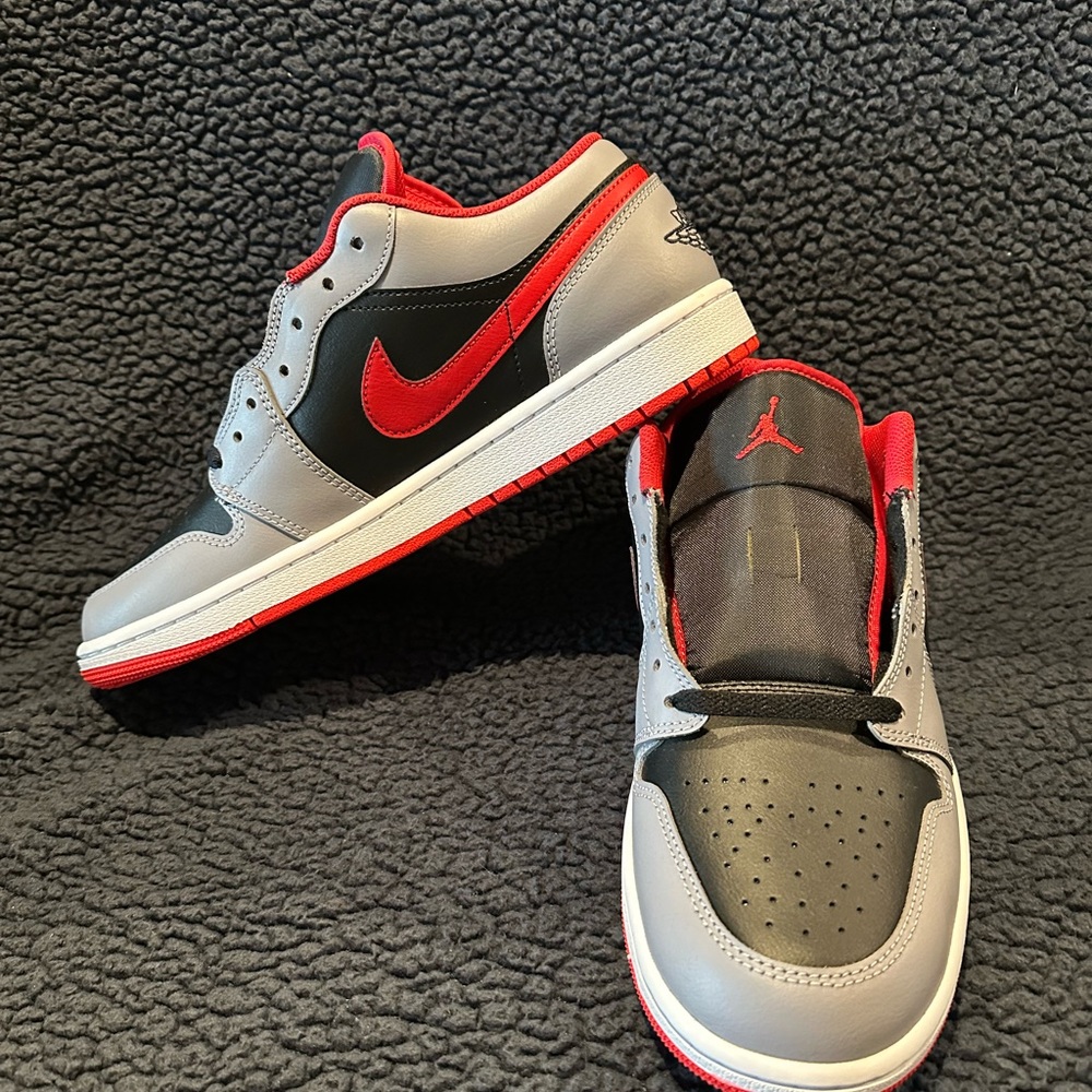 Nike Men's Gray and Red Jordan 1 low